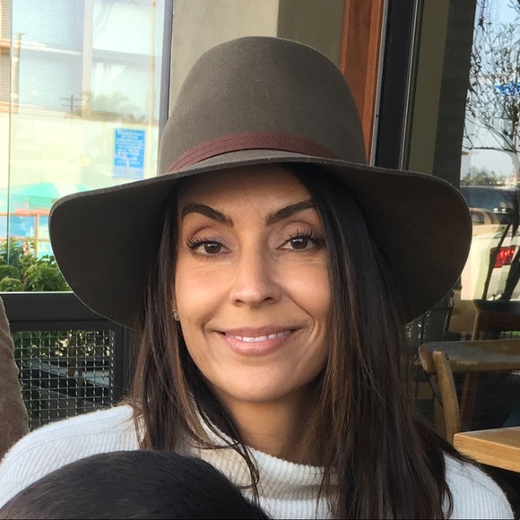 Meet your Posher, Ana sofia - Picture 1 of 1